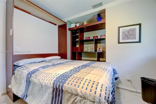 Building Photo - 1248 W Lakes Dr