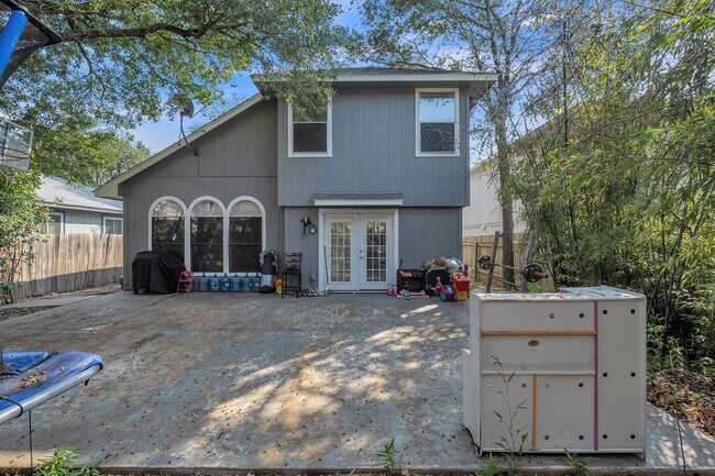 Building Photo - 3 BEDROOM AND 2.5 BATHROOMS PISD SCHOOL DISTRICT