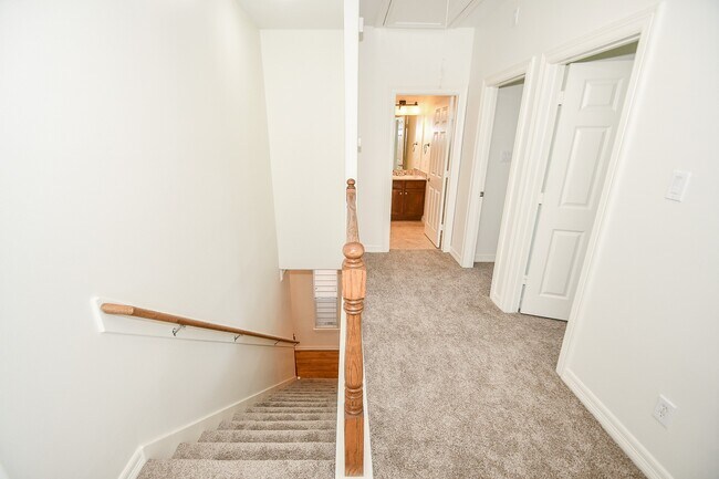 Building Photo - 3313 New Garden View Ln