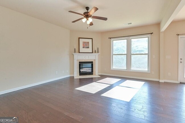 Building Photo - 4665 Woodbine Way