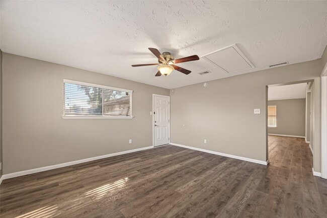 Building Photo - 17043 Coachmaker Dr