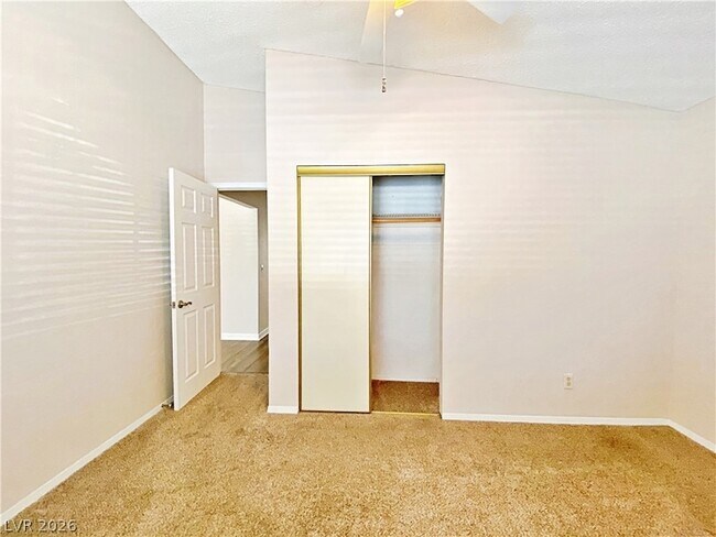 Building Photo - 704 Calahan Point Dr