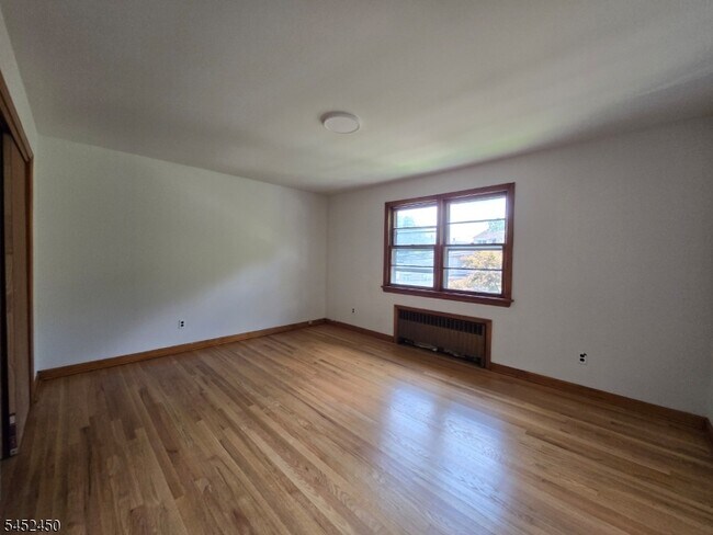 Building Photo - 384 Delawanna Ave