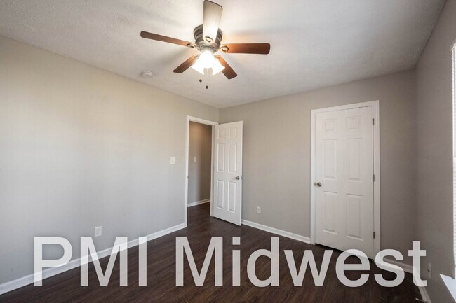 Building Photo - 1365 Mulberry St.