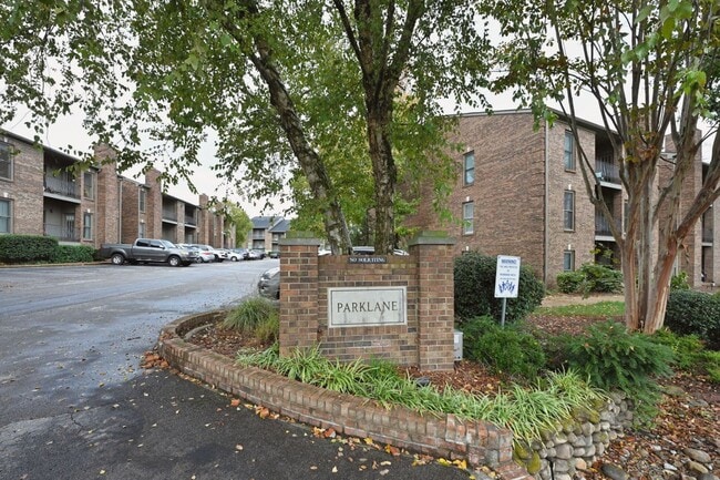 Building Photo - **UPDATED FIRST-FLOOR CONDO IN DESIRABLE P...