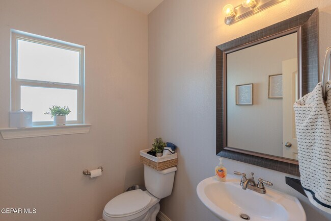 Building Photo - 305 Del Palmar
