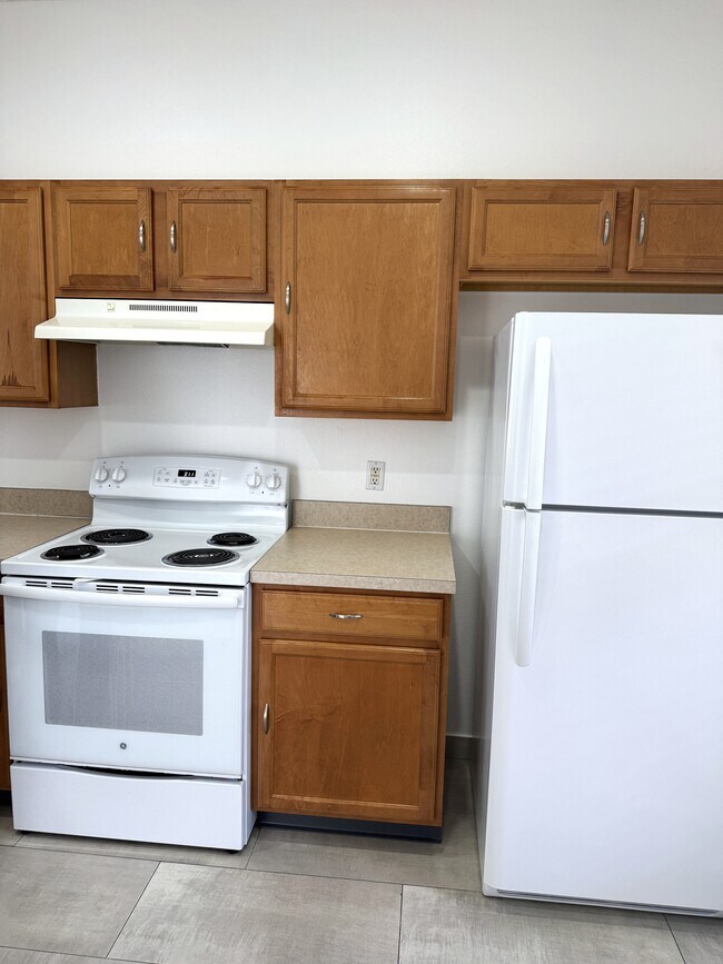 Building Photo - 1851 Wedgewood Way