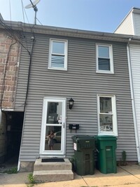 Building Photo - Beautiful Columbia 2 BR for Immediate Move in