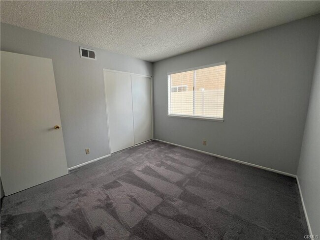 Primary Photo - 44017 Kirkland Ave