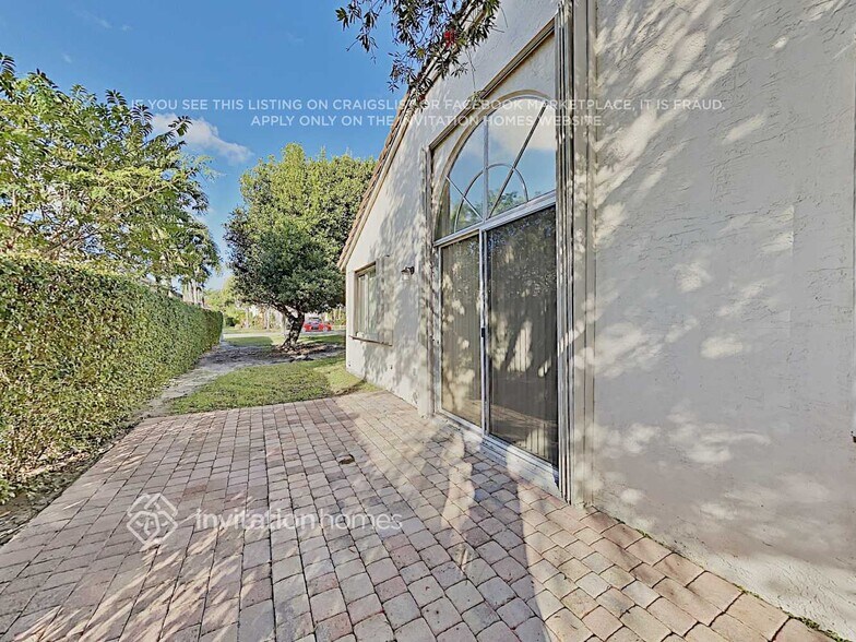 Building Photo - 5534 Lake Tern Pl