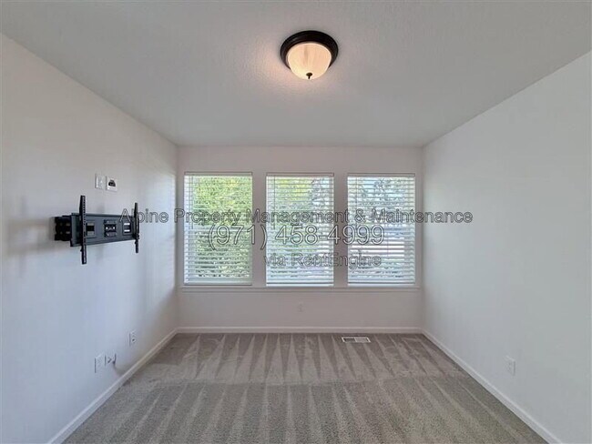 Building Photo - 7226 SE Blanton St