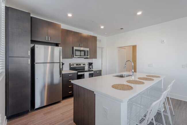 Building Photo - 228 Pike St