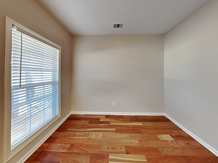 Building Photo - 486 Astoria Way