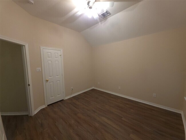 Building Photo - 21219 Willow Glade Dr