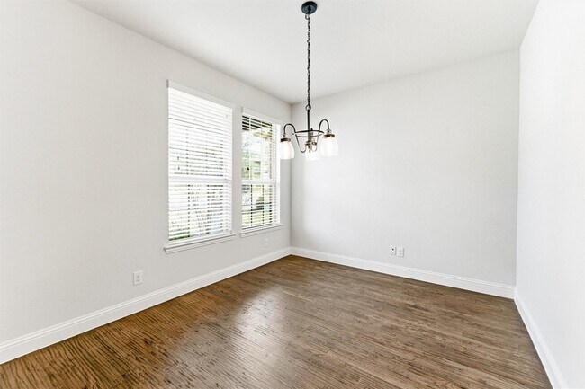 Building Photo - 5649 Salt Springs Dr