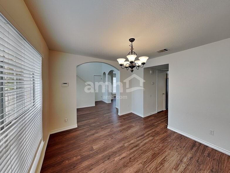 Building Photo - 1704 Gnu Gap