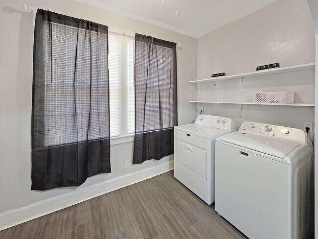 Building Photo - California Getaway