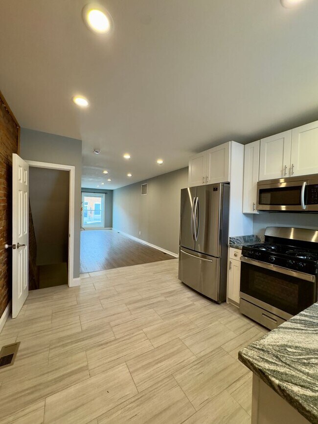 Building Photo - Charming 3 Bedroom/2.5 Bathroom Townhome in Greektown, MD!