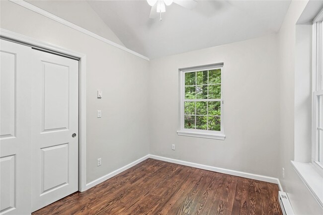 Building Photo - 333 Wixon Pond Rd