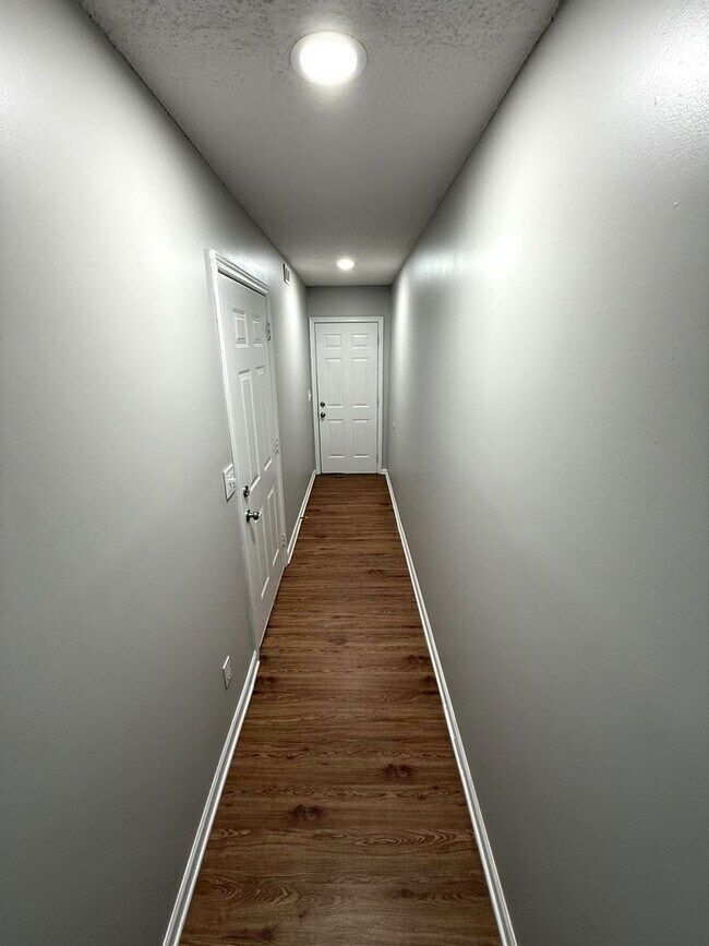 Building Photo - 1 Bedroom / 1.5 Bath with Garage in Gray, TN!