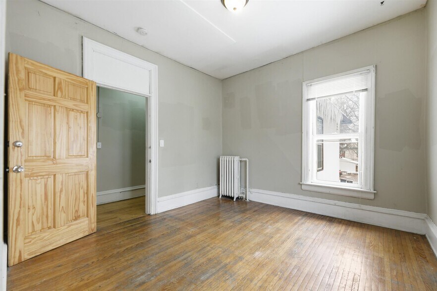 Building Photo - 514 5th Ave SE