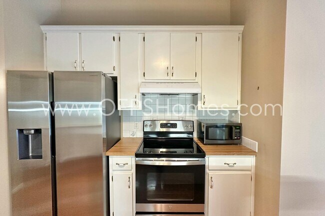 Building Photo - 4534 Parkwood Ln E