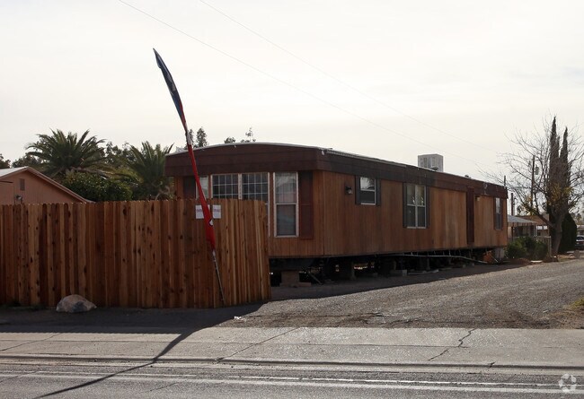 Building Photo - Prince Pima Vista