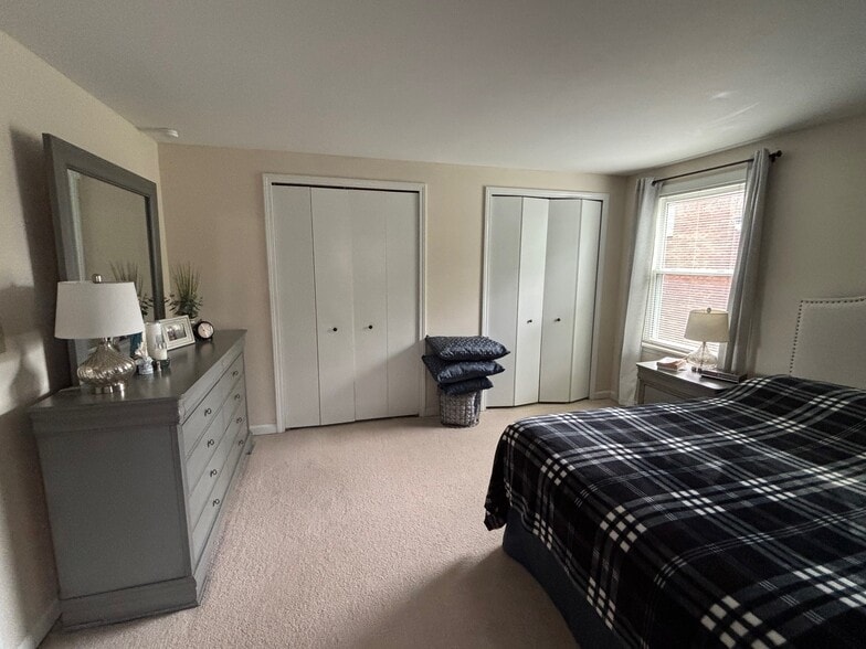 Bedroom (Closets) - 20 Guilford Ln