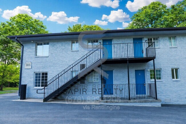 Building Photo - 2055 Alison Ct SW