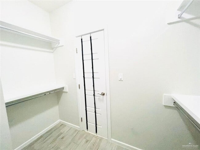 Building Photo - 16 Magnolia Ave