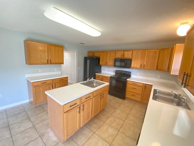 Building Photo - 14138 Econ Woods Ln