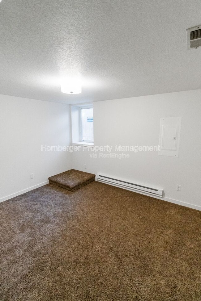 Building Photo - 8615 N Kelly Ct