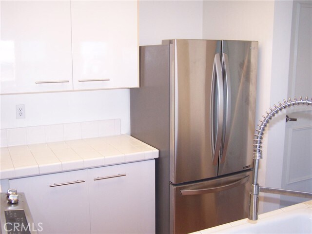 Building Photo - 525 E Seaside Way