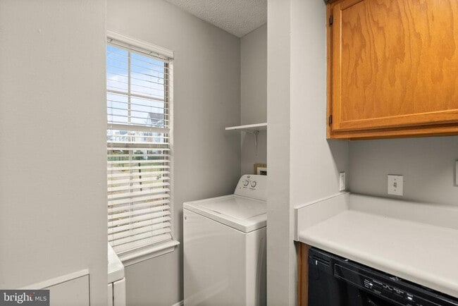 Building Photo - 448 Cromwell Ct