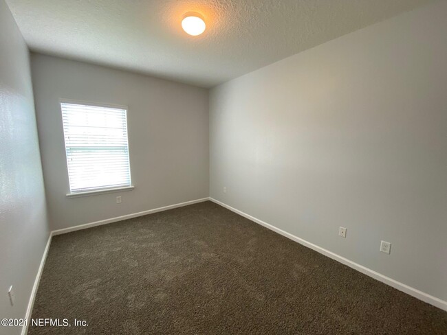 Building Photo - 4908 Key Lime Dr