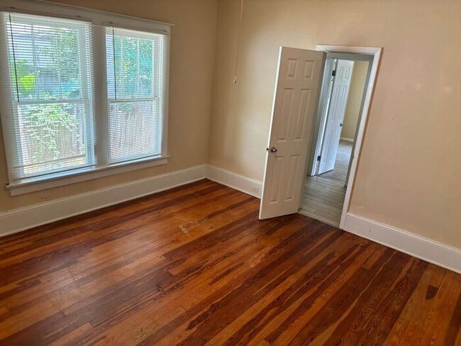 Building Photo - Historic Home in Historic Sought after New...
