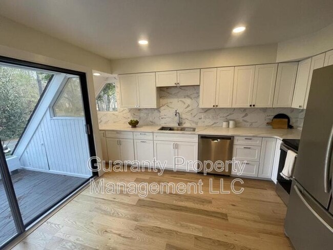 Building Photo - 475 St Andrews Dr