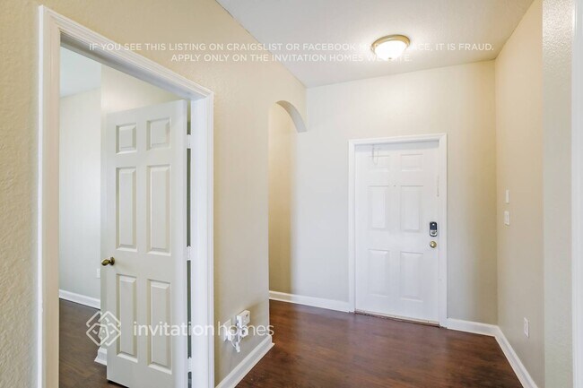 Building Photo - 14042 SW 155th Ct