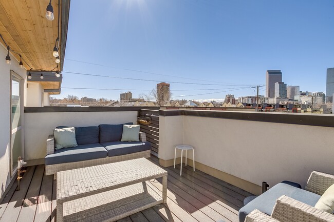 Building Photo - 2426 Welton St