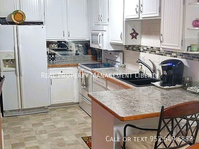 Building Photo - 10425 Decatur Cir