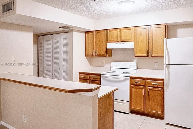 Building Photo - 9909 Westwood Dr