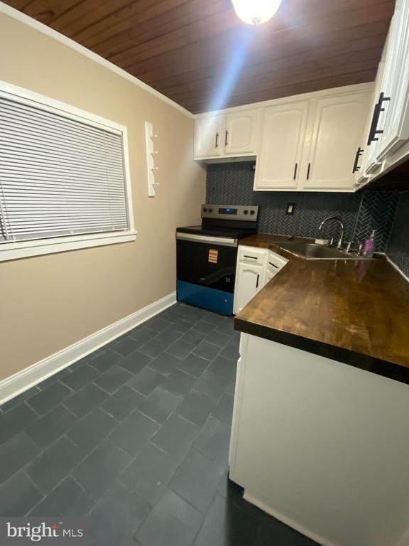 Building Photo - 3164 Cedar St