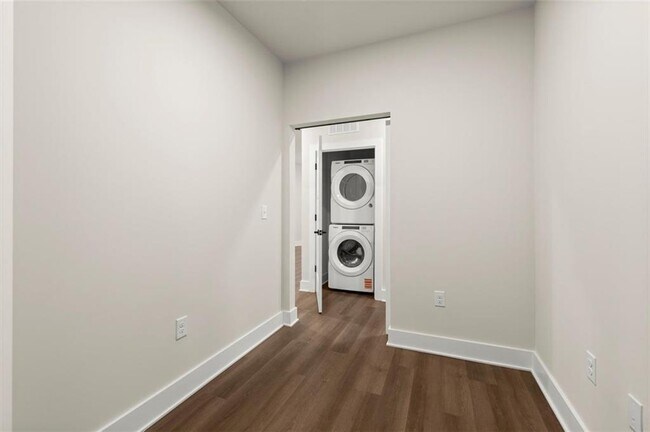 Building Photo - 2648 Sandy Plains Rd
