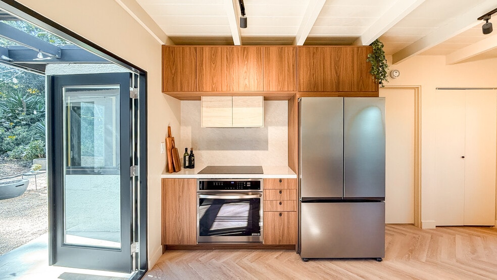 Building Photo - 5323 Monterey Rd