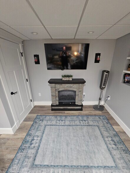 Building Photo - 435 High St