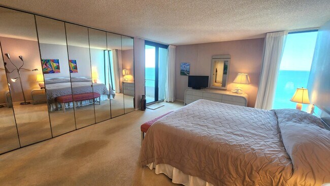 Building Photo - 5510 N Ocean Dr