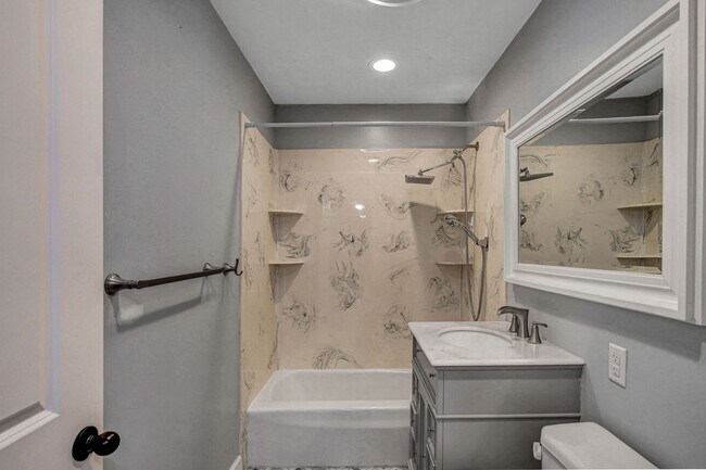 Building Photo - UNIQUE SINGLE FAMILY HOME! - No HOA, Car Lift, RV Parking and Nice Backyard