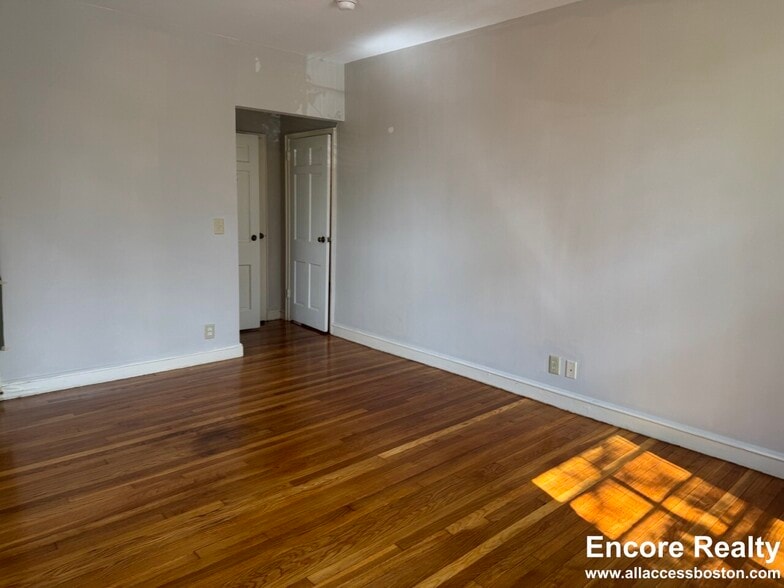 Building Photo - 111 Longwood Ave