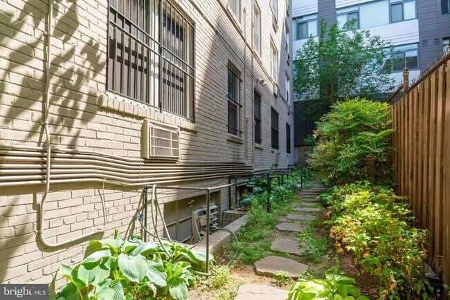 Building Photo - 2130 N St NW