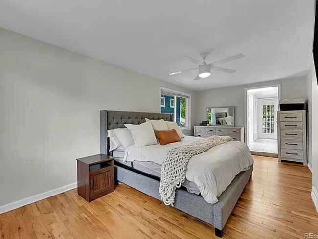 Master suite (upstairs) - 2644 S High St